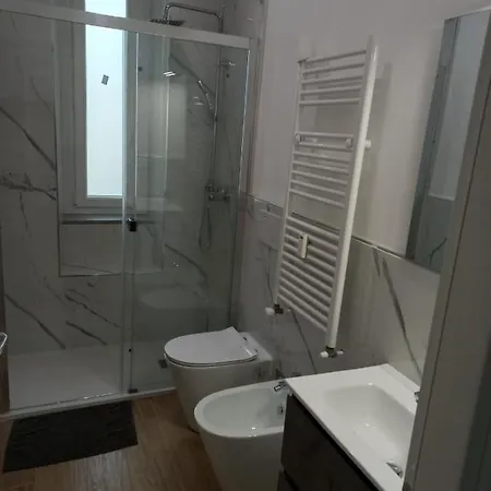 Apartman A Due Passi Metro Bengasi Cir 00127203858
