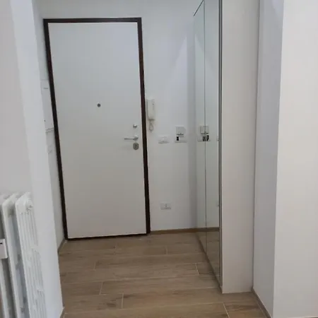 A Due Passi Metro Bengasi Cir 00127203858 Apartment