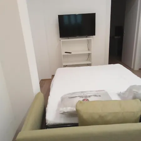 Apartman A Due Passi Metro Bengasi Cir 00127203858
