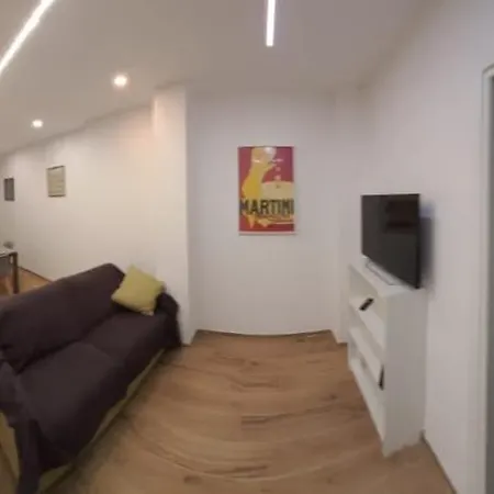 A Due Passi Metro Bengasi Cir 00127203858 Apartment